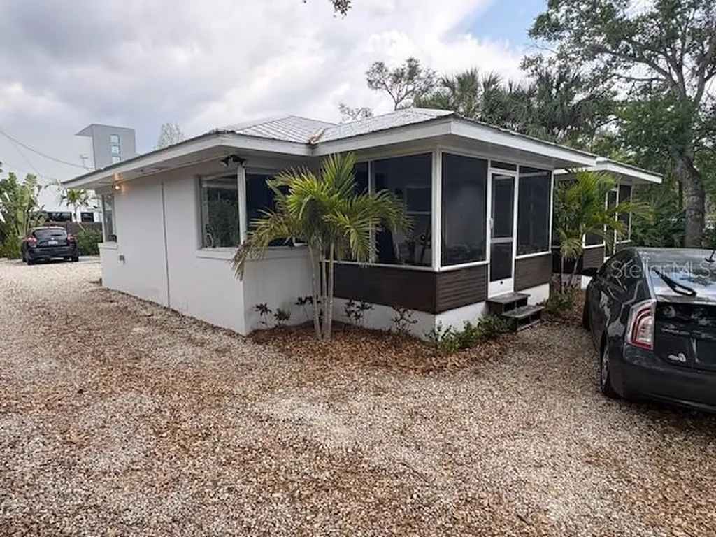 651 Madison Court Sarasota FL 34236