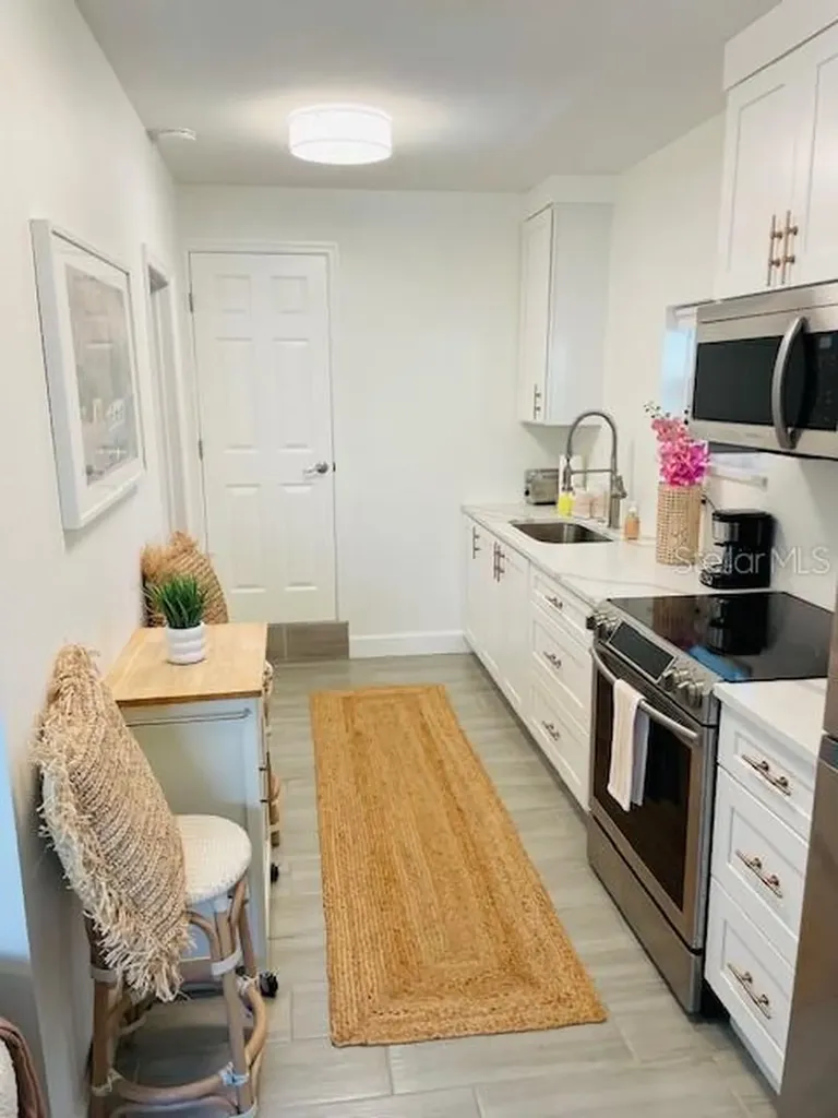 651 Madison Court Sarasota FL 34236