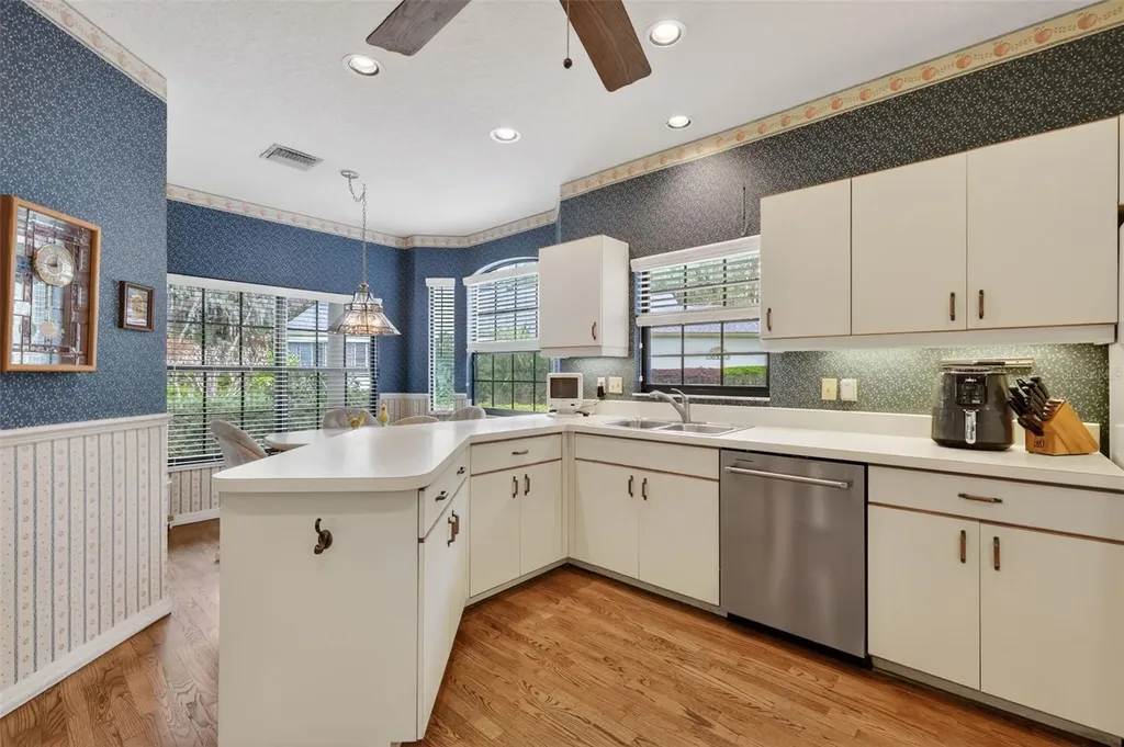 621 High Point Drive Mount Dora FL 32757
