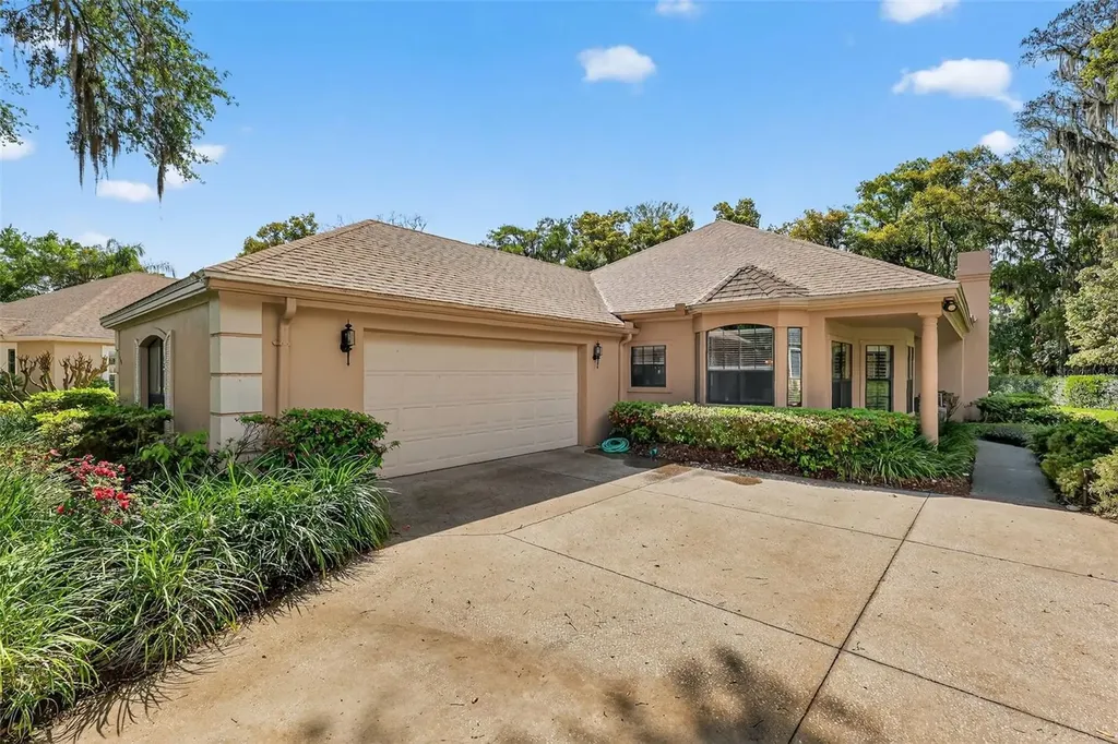 621 High Point Drive Mount Dora FL 32757
