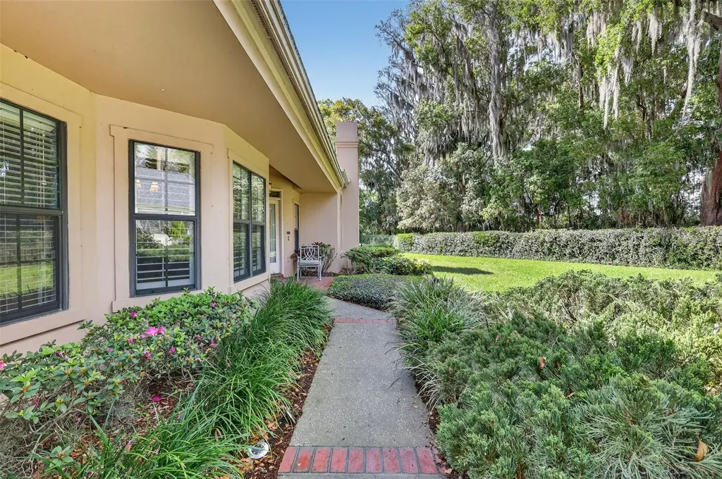 621 High Point Drive Mount Dora FL 32757