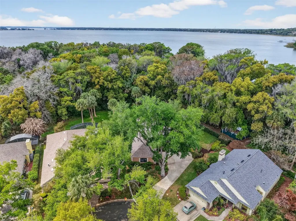 621 High Point Drive Mount Dora FL 32757