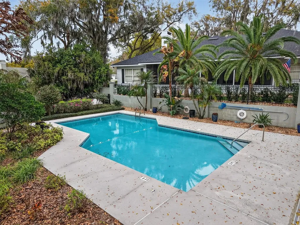 621 High Point Drive Mount Dora FL 32757
