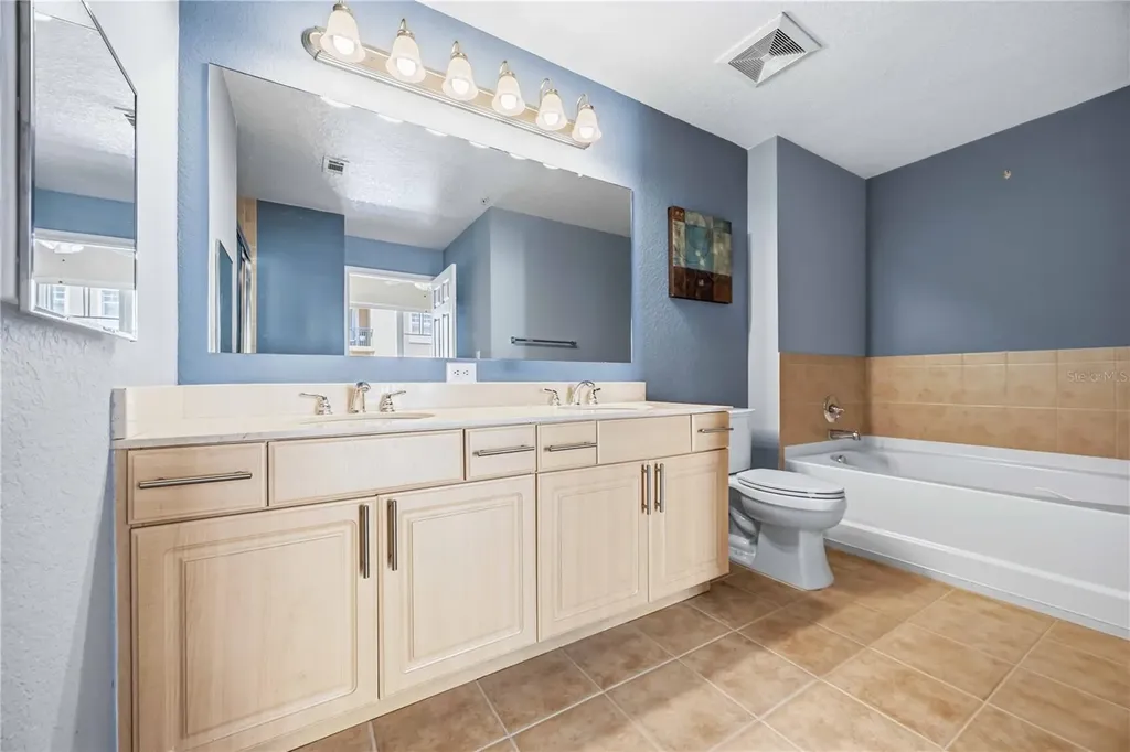 1064 N Tamiami Trail Sarasota FL 34236