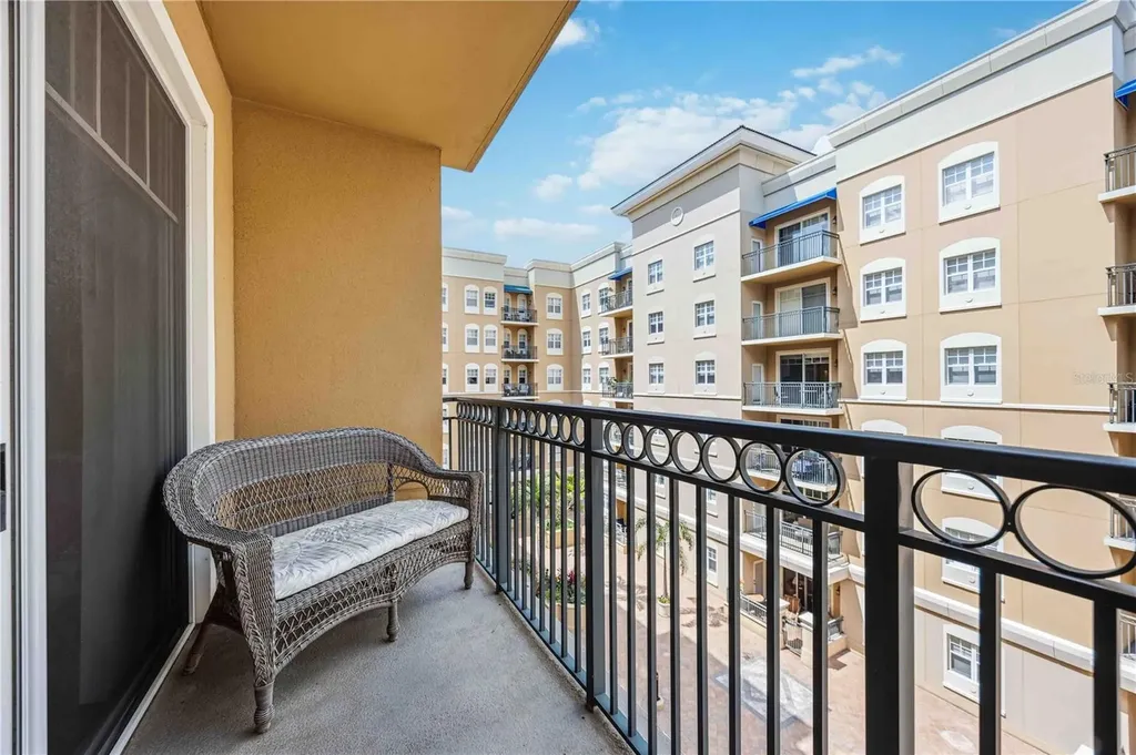 1064 N Tamiami Trail Sarasota FL 34236
