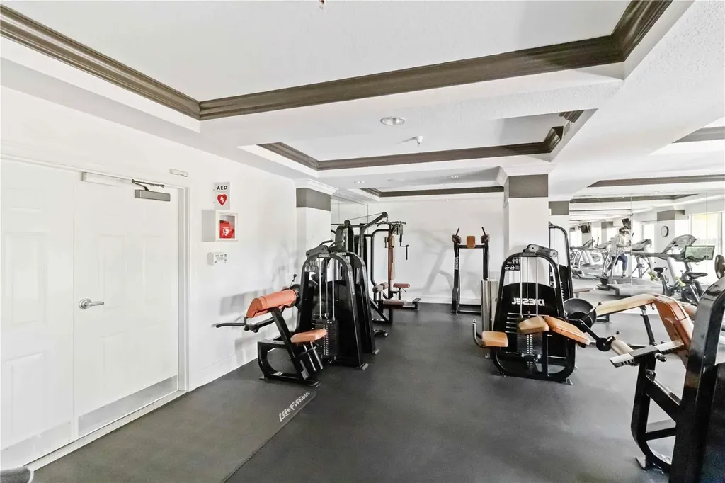1064 N Tamiami Trail Sarasota FL 34236