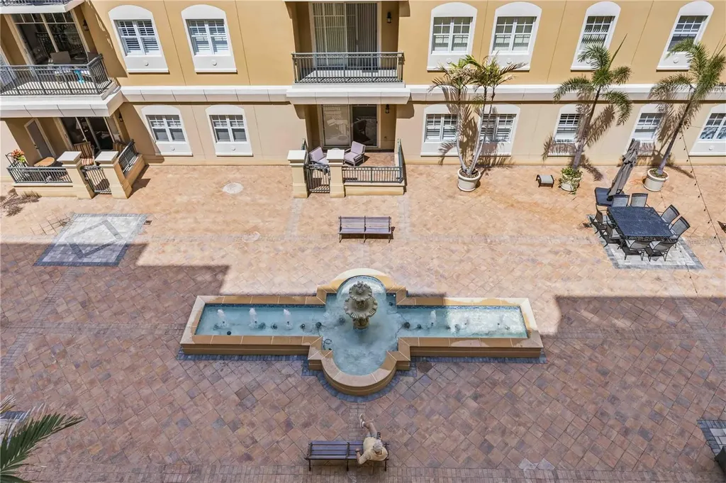 1064 N Tamiami Trail Sarasota FL 34236