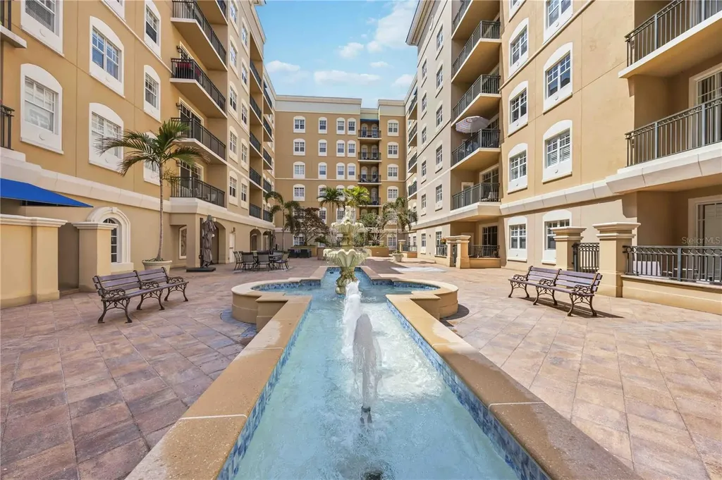 1064 N Tamiami Trail Sarasota FL 34236