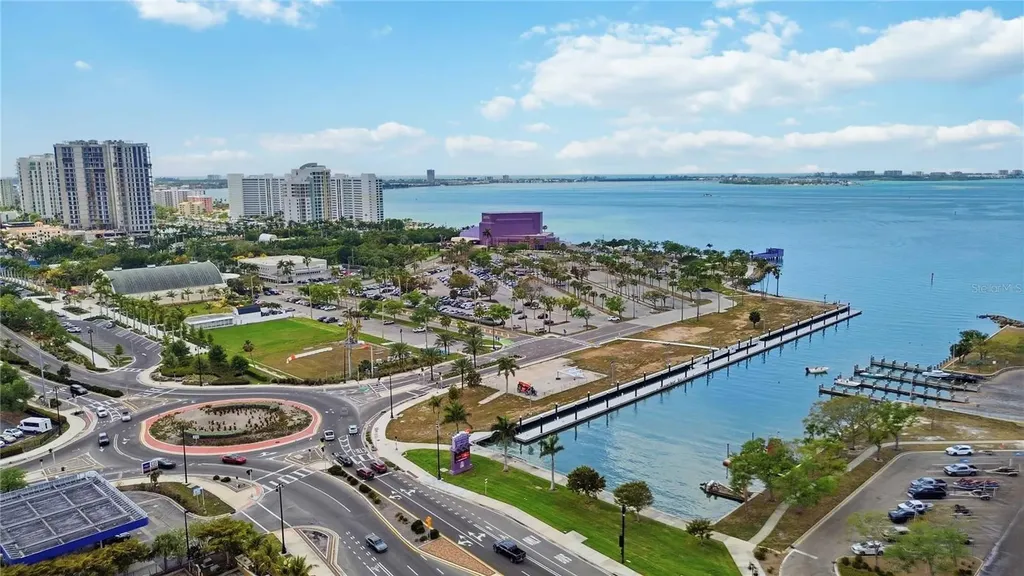 1064 N Tamiami Trail Sarasota FL 34236
