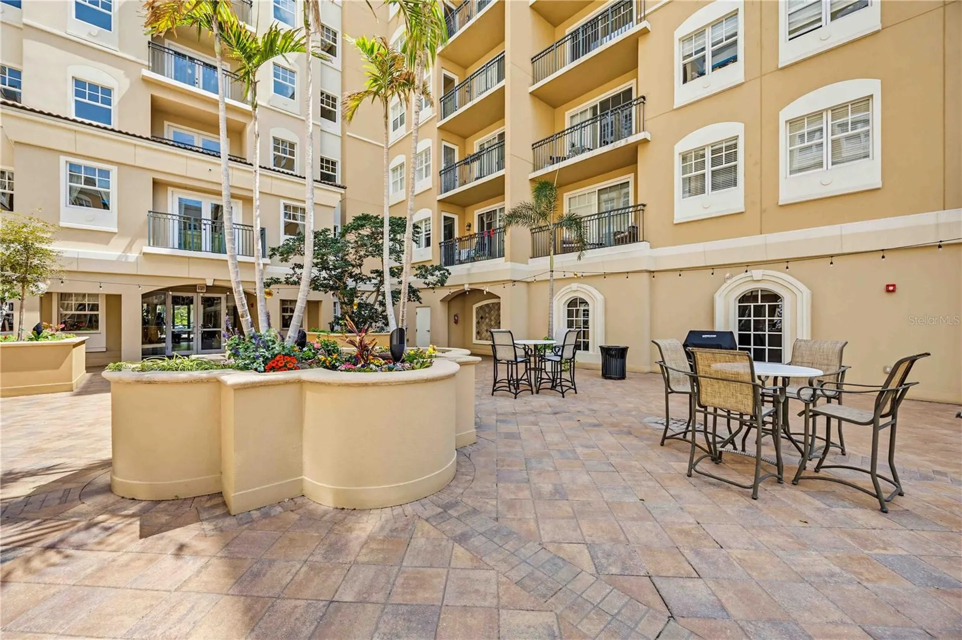 1064 N Tamiami Trail Sarasota FL 34236