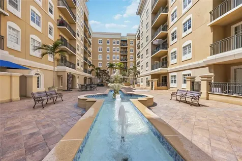 1064 N Tamiami Trail Sarasota FL 34236