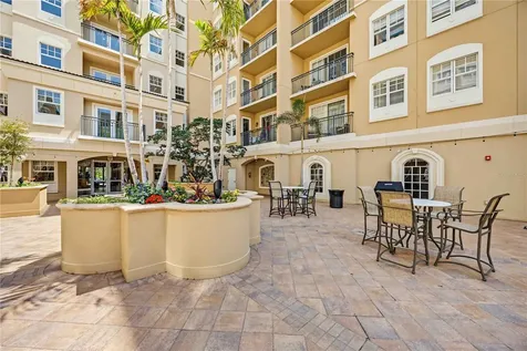 1064 N Tamiami Trail Sarasota FL 34236