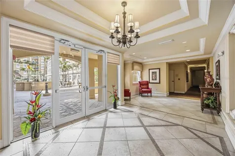 1064 N Tamiami Trail Sarasota FL 34236