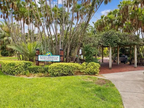 610 4th Avenue S St Petersburg FL 33701