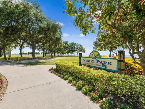 610 4th Avenue S St Petersburg FL 33701