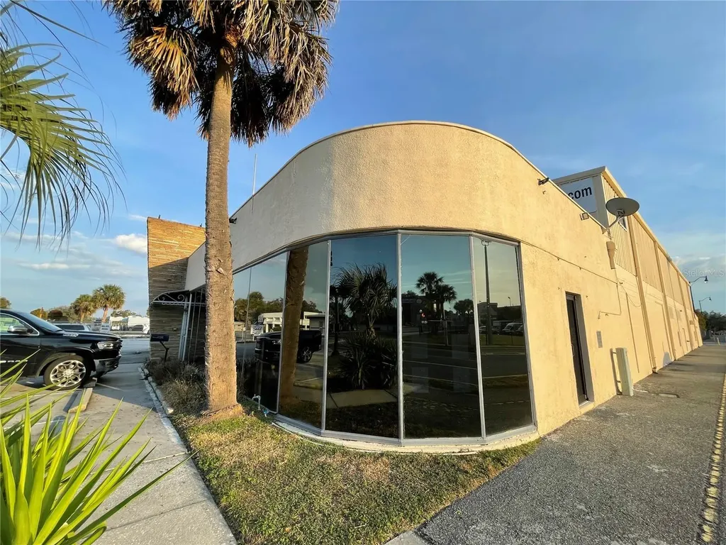 201 E Main Street Leesburg FL 34748