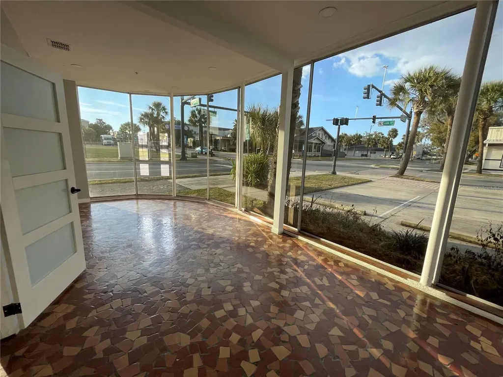 201 E Main Street Leesburg FL 34748