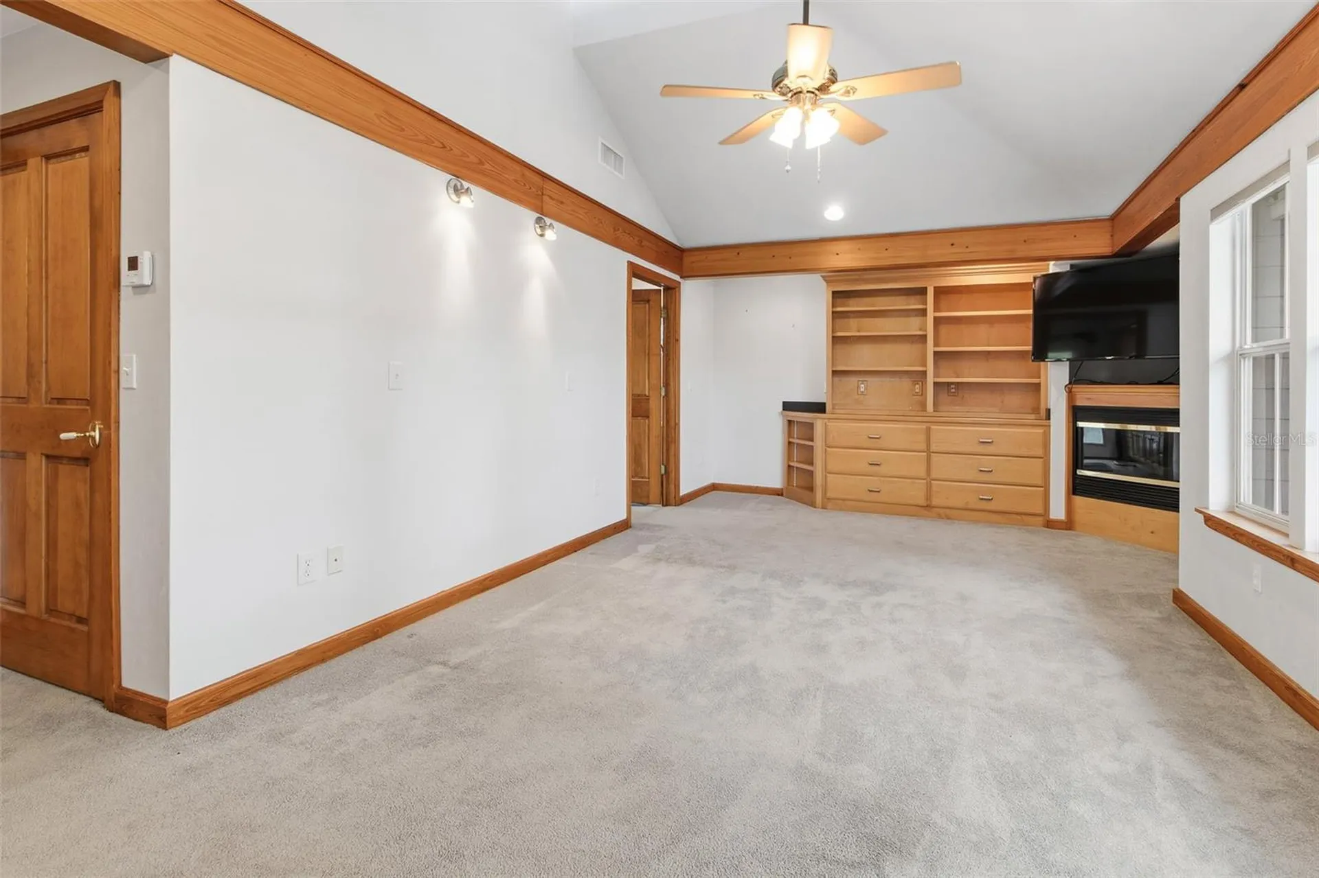 299 Riley Lake Drive Hawthorne FL 32640