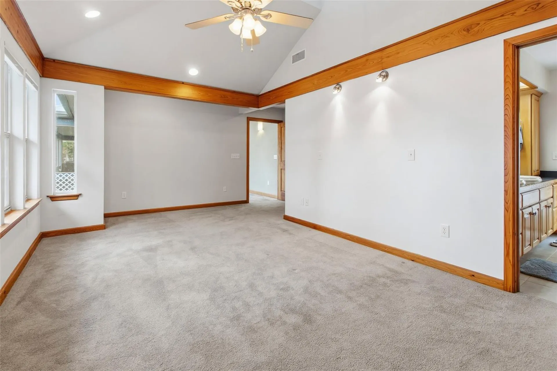 299 Riley Lake Drive Hawthorne FL 32640