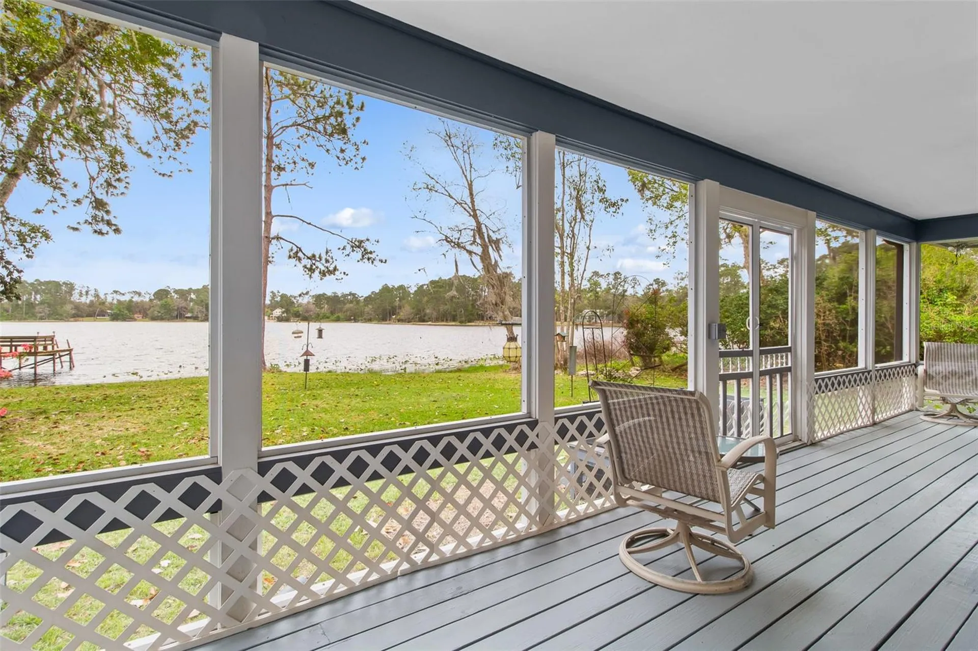 299 Riley Lake Drive Hawthorne FL 32640