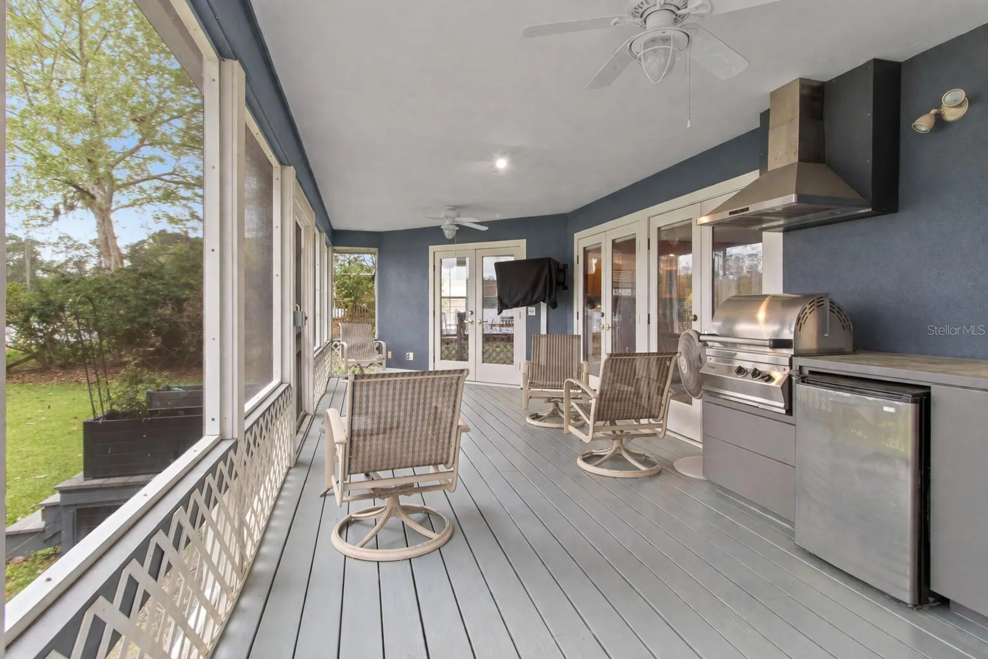 299 Riley Lake Drive Hawthorne FL 32640