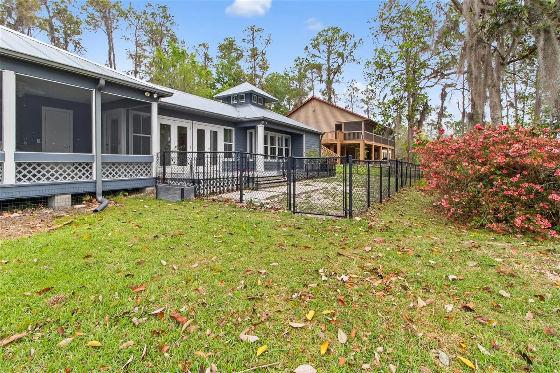 299 Riley Lake Drive Hawthorne FL 32640