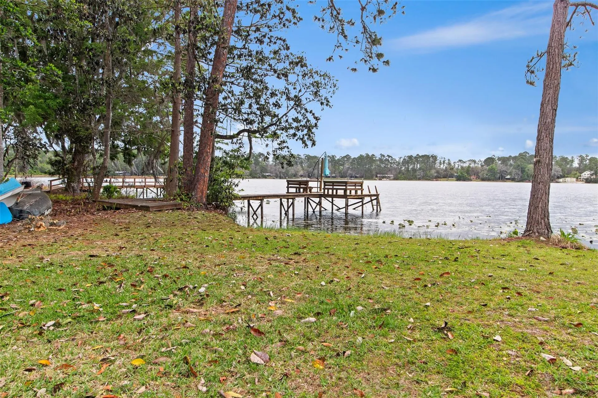 299 Riley Lake Drive Hawthorne FL 32640