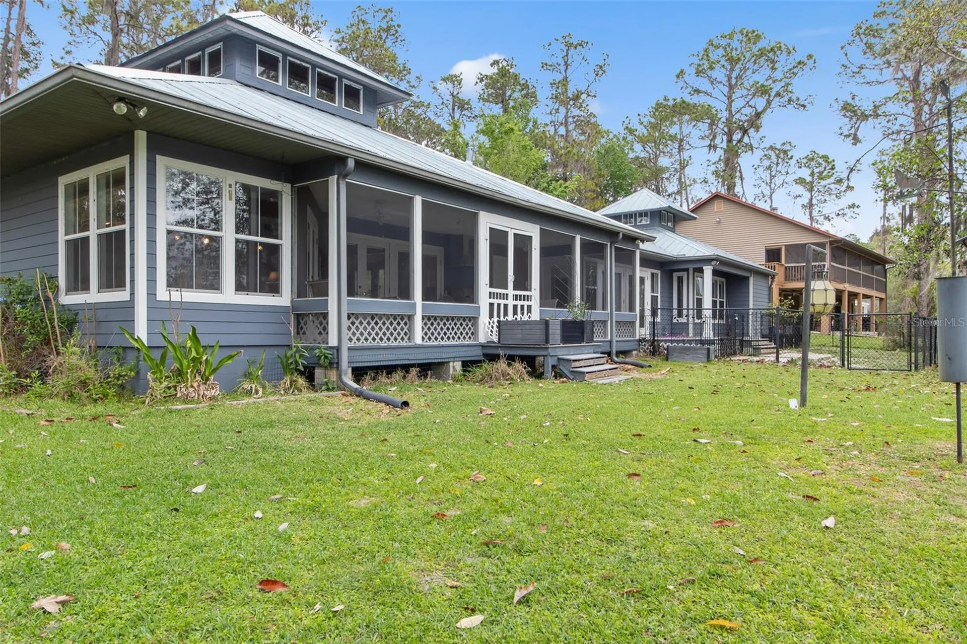 299 Riley Lake Drive Hawthorne FL 32640