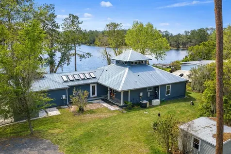 299 Riley Lake Drive Hawthorne FL 32640