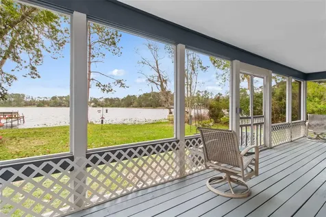 299 Riley Lake Drive Hawthorne FL 32640