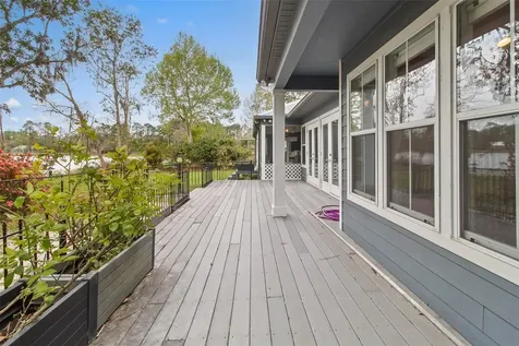 299 Riley Lake Drive Hawthorne FL 32640