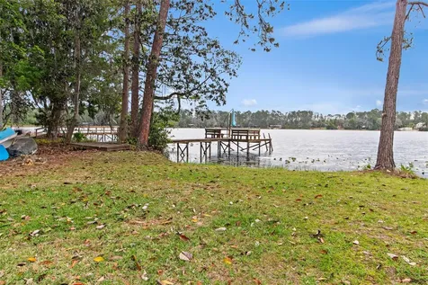 299 Riley Lake Drive Hawthorne FL 32640
