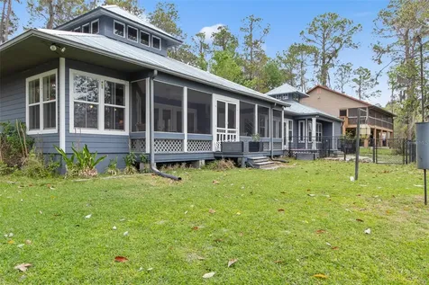 299 Riley Lake Drive Hawthorne FL 32640
