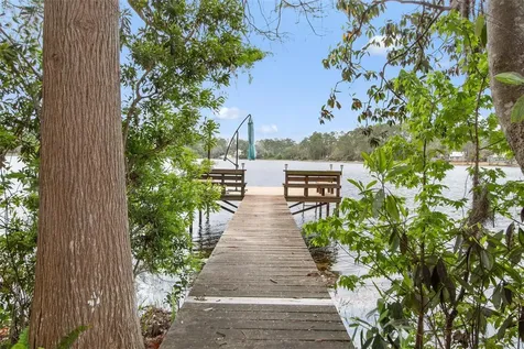 299 Riley Lake Drive Hawthorne FL 32640