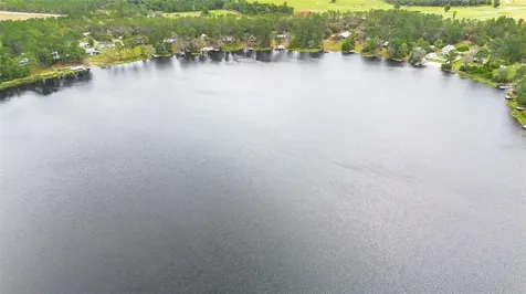 299 Riley Lake Drive Hawthorne FL 32640