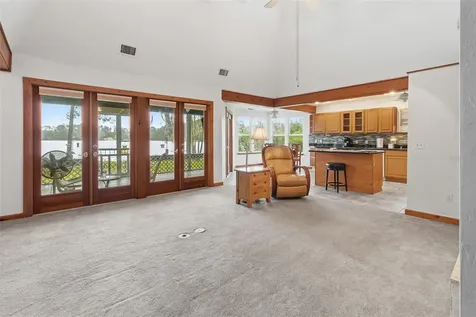 299 Riley Lake Drive Hawthorne FL 32640
