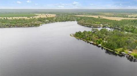299 Riley Lake Drive Hawthorne FL 32640