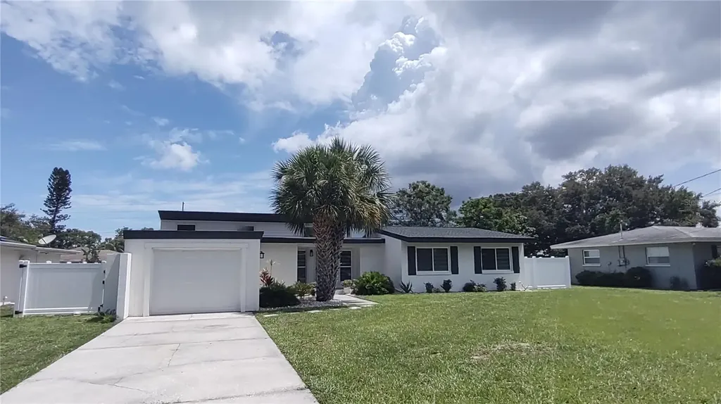 2713 Renatta Drive Belleair Bluffs FL 33770