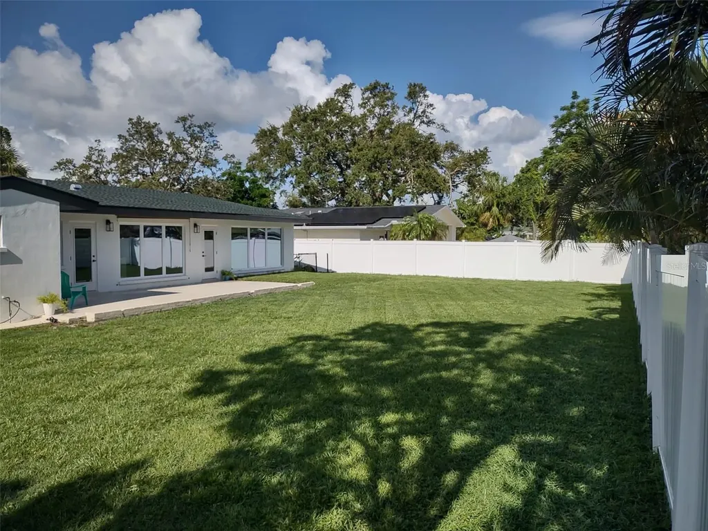 2713 Renatta Drive Belleair Bluffs FL 33770