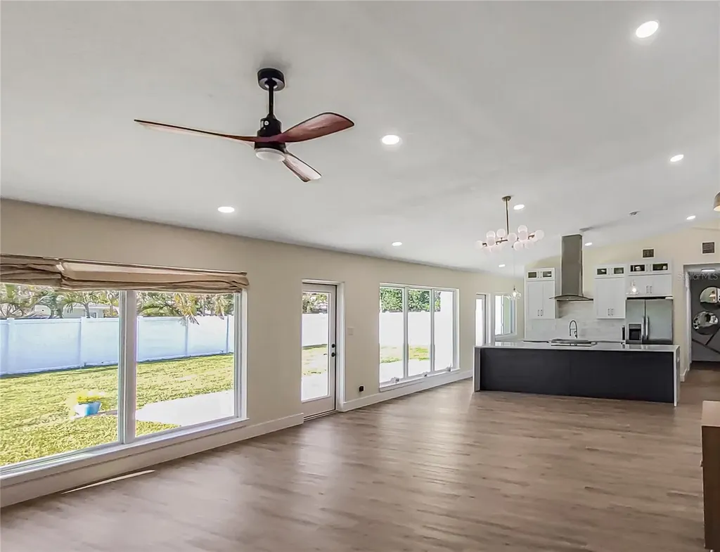 2713 Renatta Drive Belleair Bluffs FL 33770