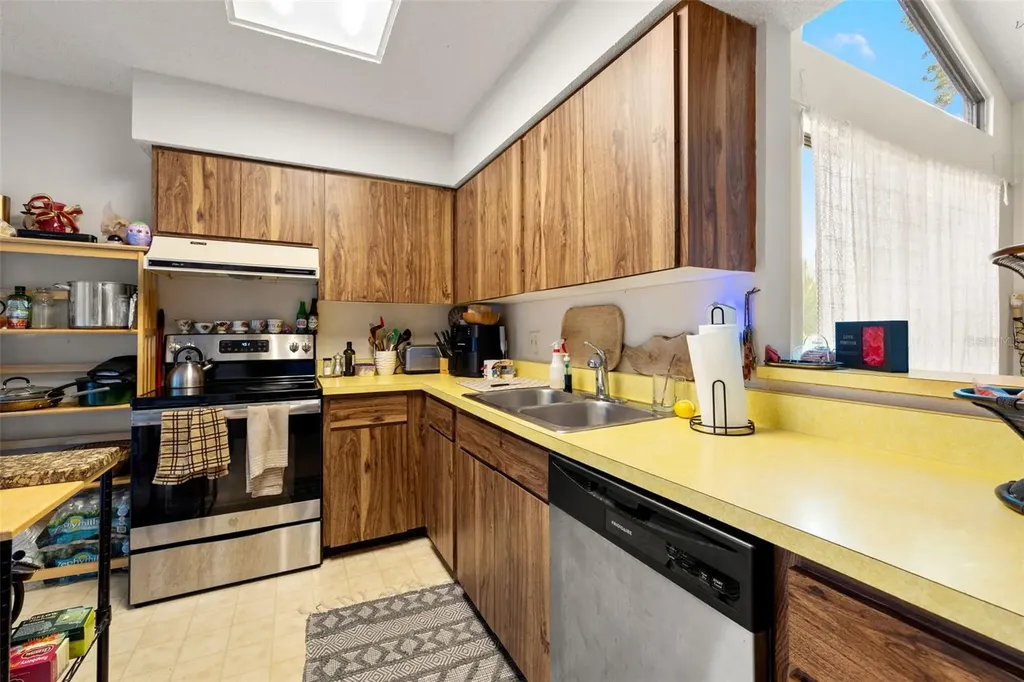 2200 Bahia Vista Street Sarasota FL 34239