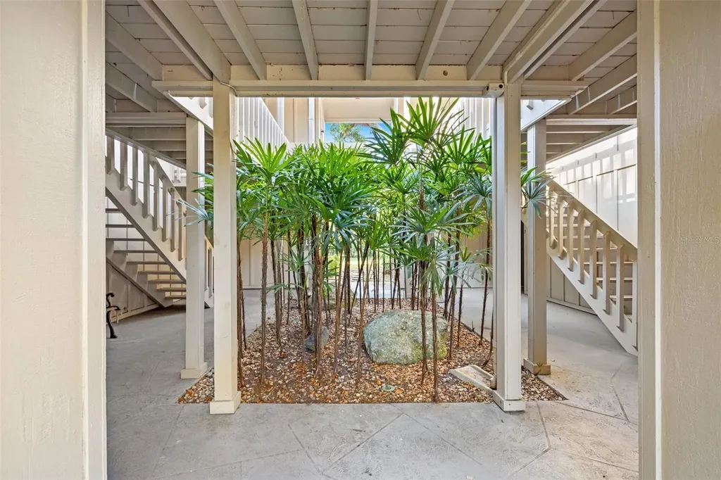2200 Bahia Vista Street Sarasota FL 34239