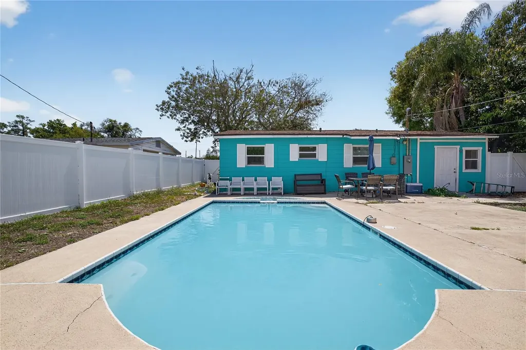 6749 81st Avenue N Pinellas Park FL 33781