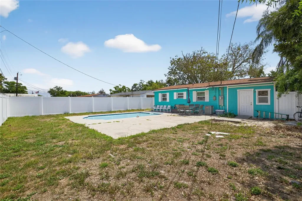 6749 81st Avenue N Pinellas Park FL 33781