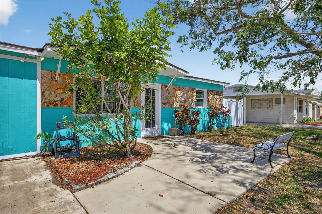 6749 81st Avenue N Pinellas Park FL 33781