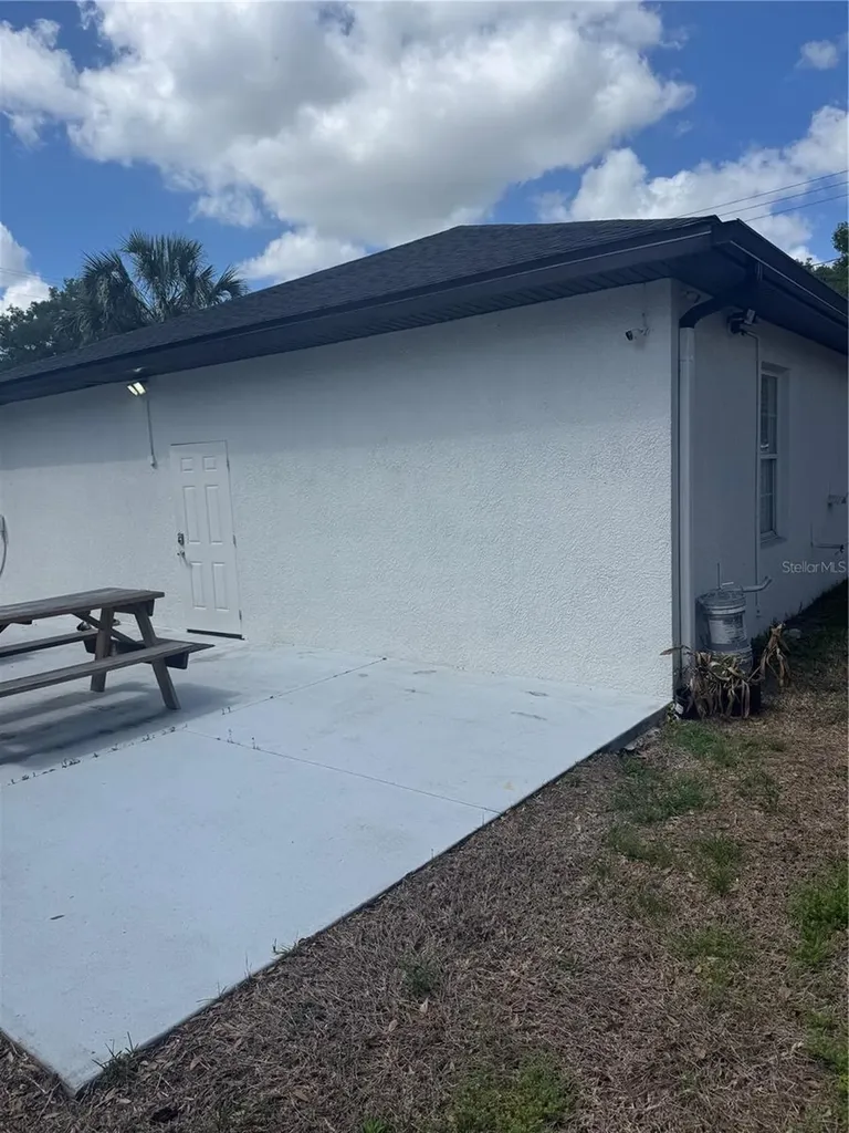 8205 N 12th Street Tampa FL 33604