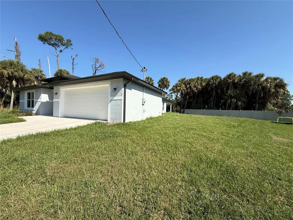 4252 Sunburst Avenue North Port FL 34286