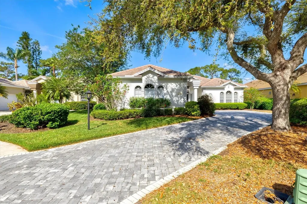 7857 Wilton Crescent Circle University Park FL 34201