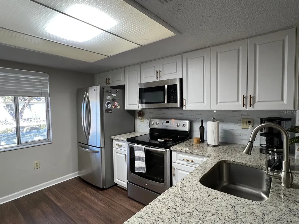 102 Palmetto Court Oldsmar FL 34677