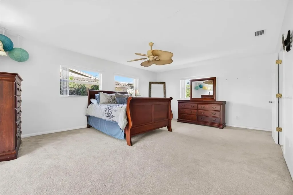 10100 Commodore Drive Seminole FL 33776